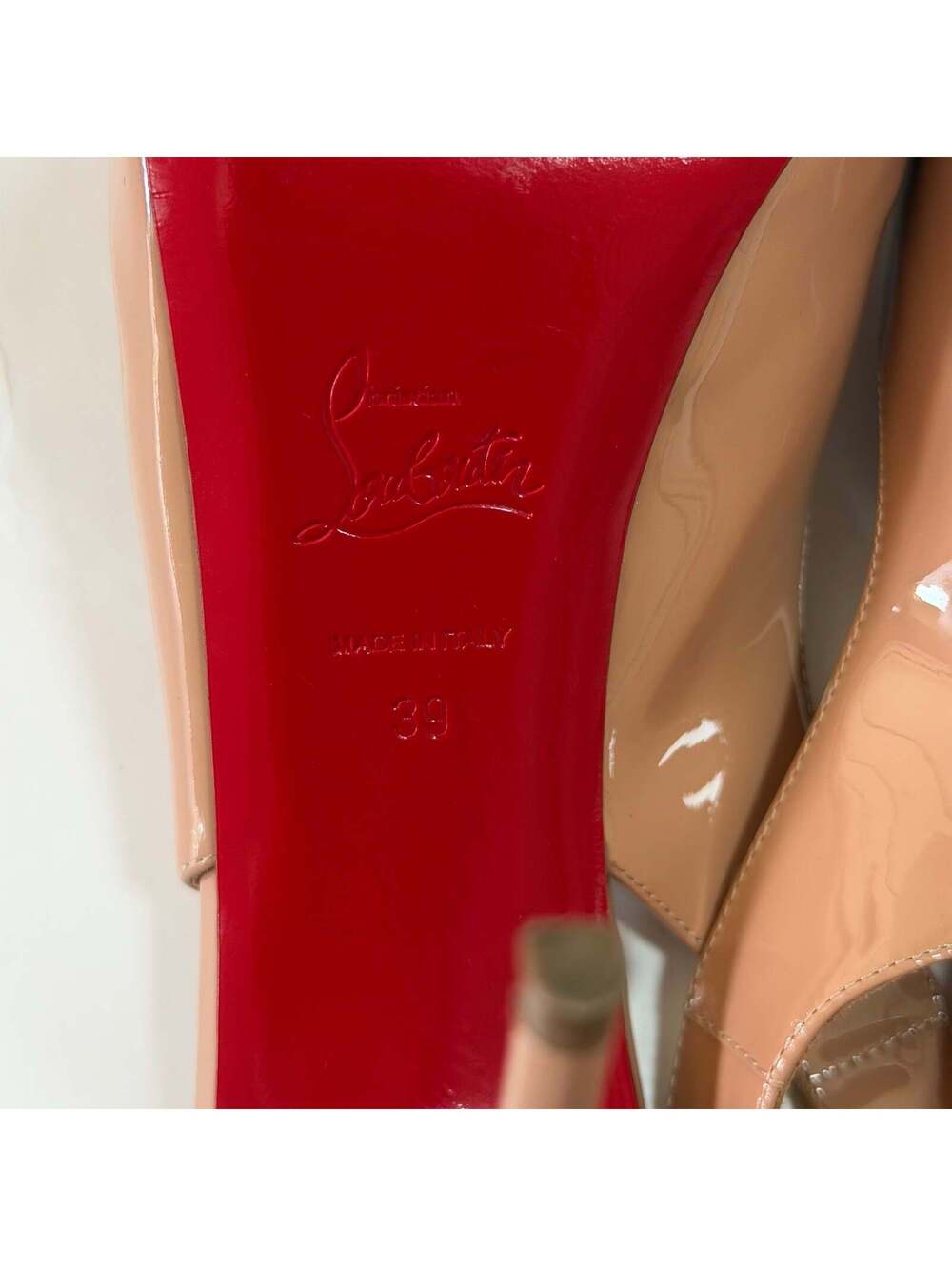 Christian Louboutin - Picture 6 of 9